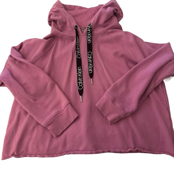Calvin Klein Tops - CALVIN KLEIN Cropped Hoodie XL Pink‎ Logo Drawstring